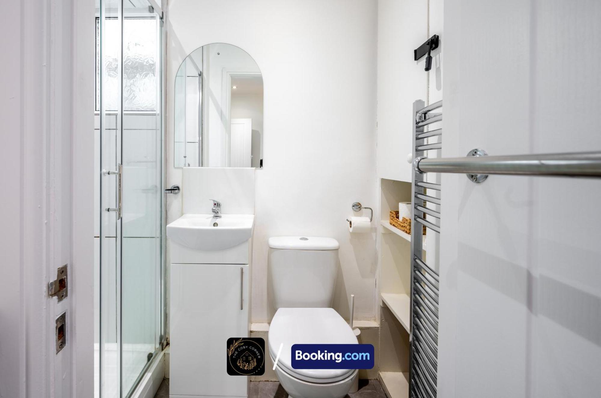 Cosy 3-Bed House, Garden & Free Parking In Stretford Manchester Exterior foto