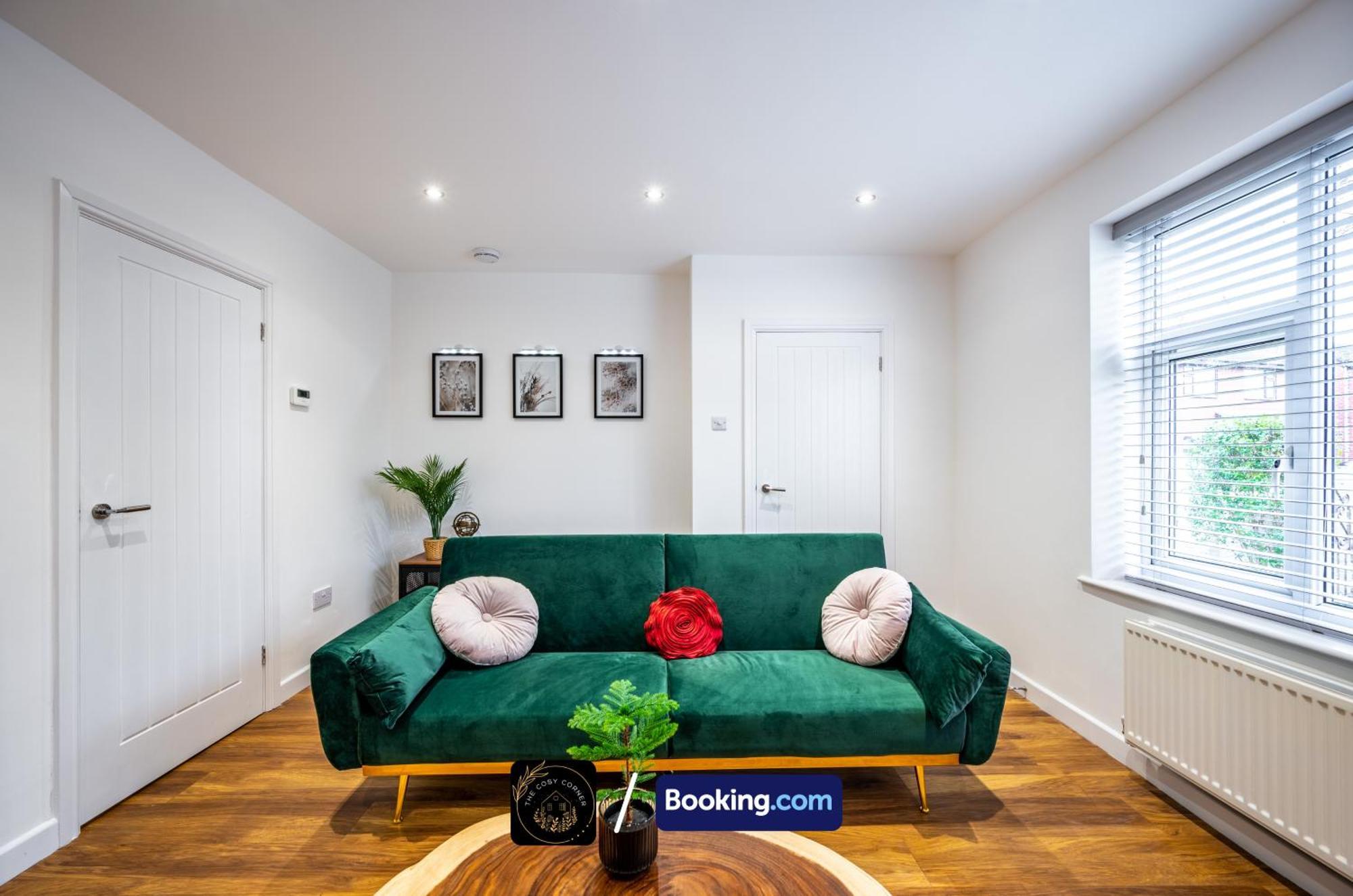 Cosy 3-Bed House, Garden & Free Parking In Stretford Manchester Exterior foto