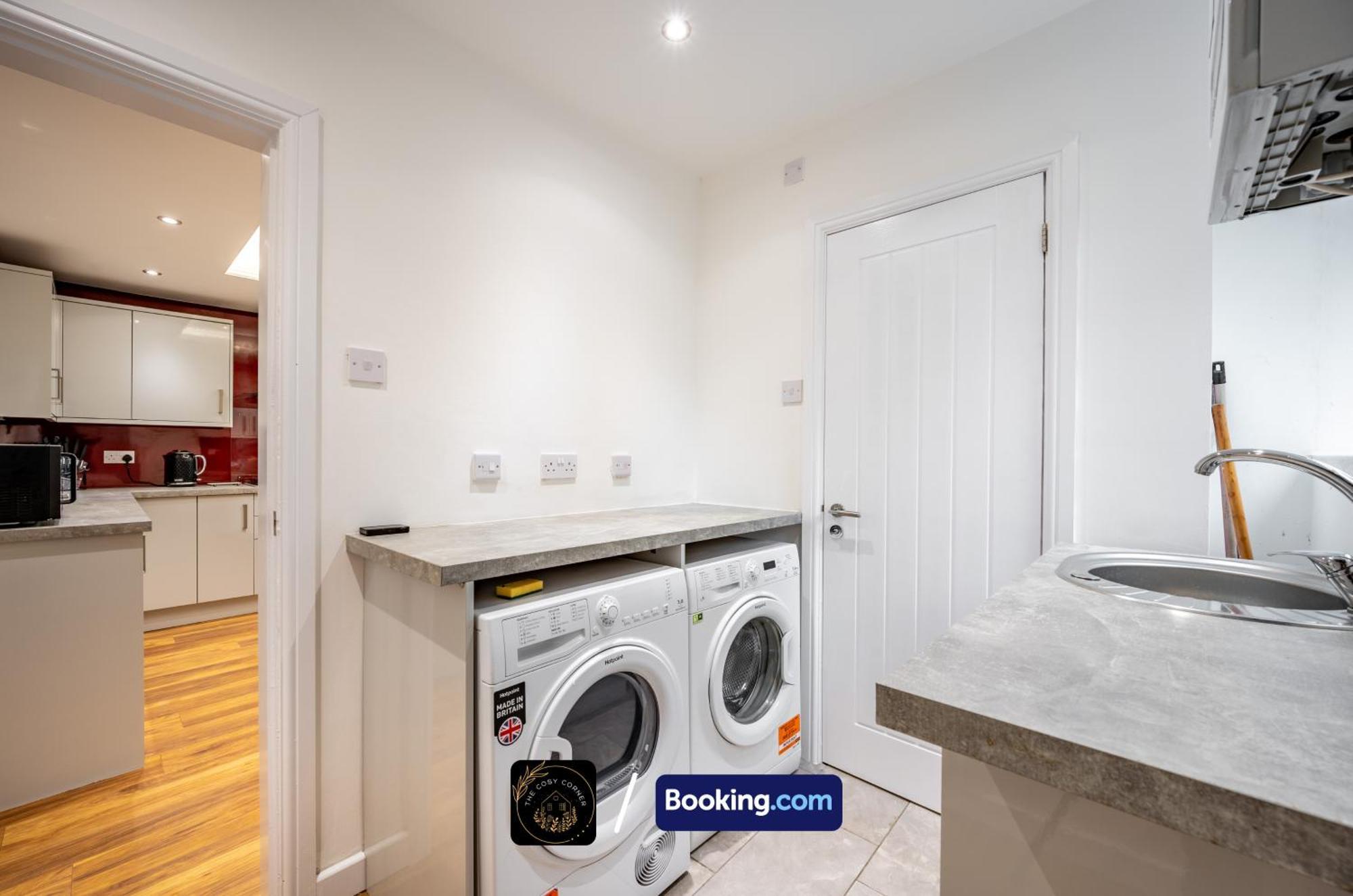 Cosy 3-Bed House, Garden & Free Parking In Stretford Manchester Exterior foto