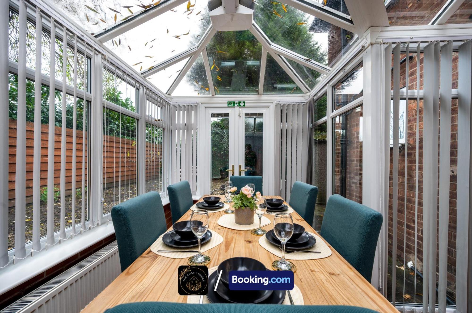Cosy 3-Bed House, Garden & Free Parking In Stretford Manchester Exterior foto