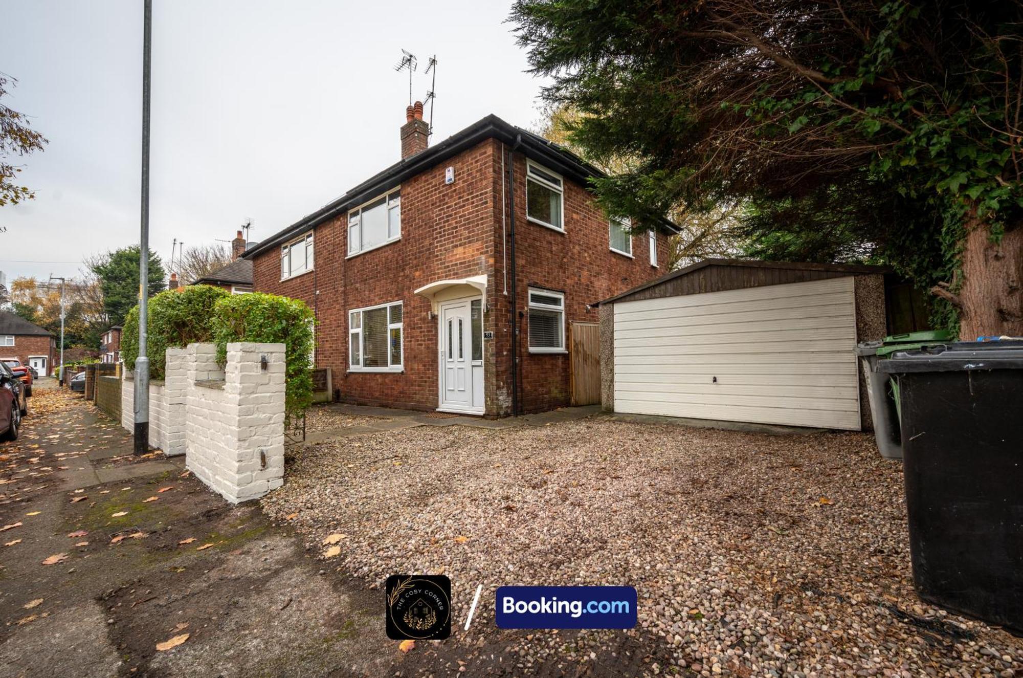 Cosy 3-Bed House, Garden & Free Parking In Stretford Manchester Exterior foto