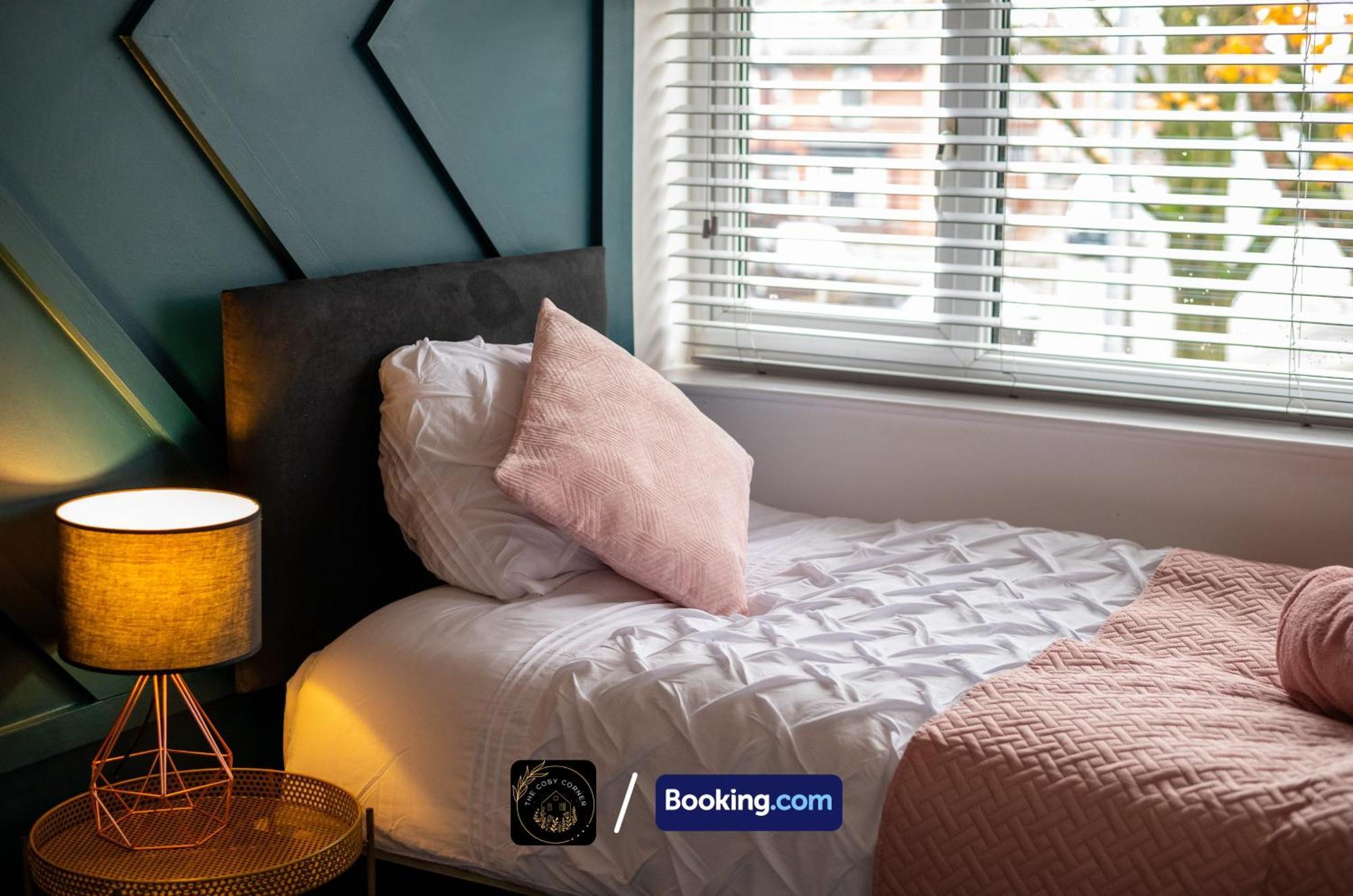 Cosy 3-Bed House, Garden & Free Parking In Stretford Manchester Exterior foto